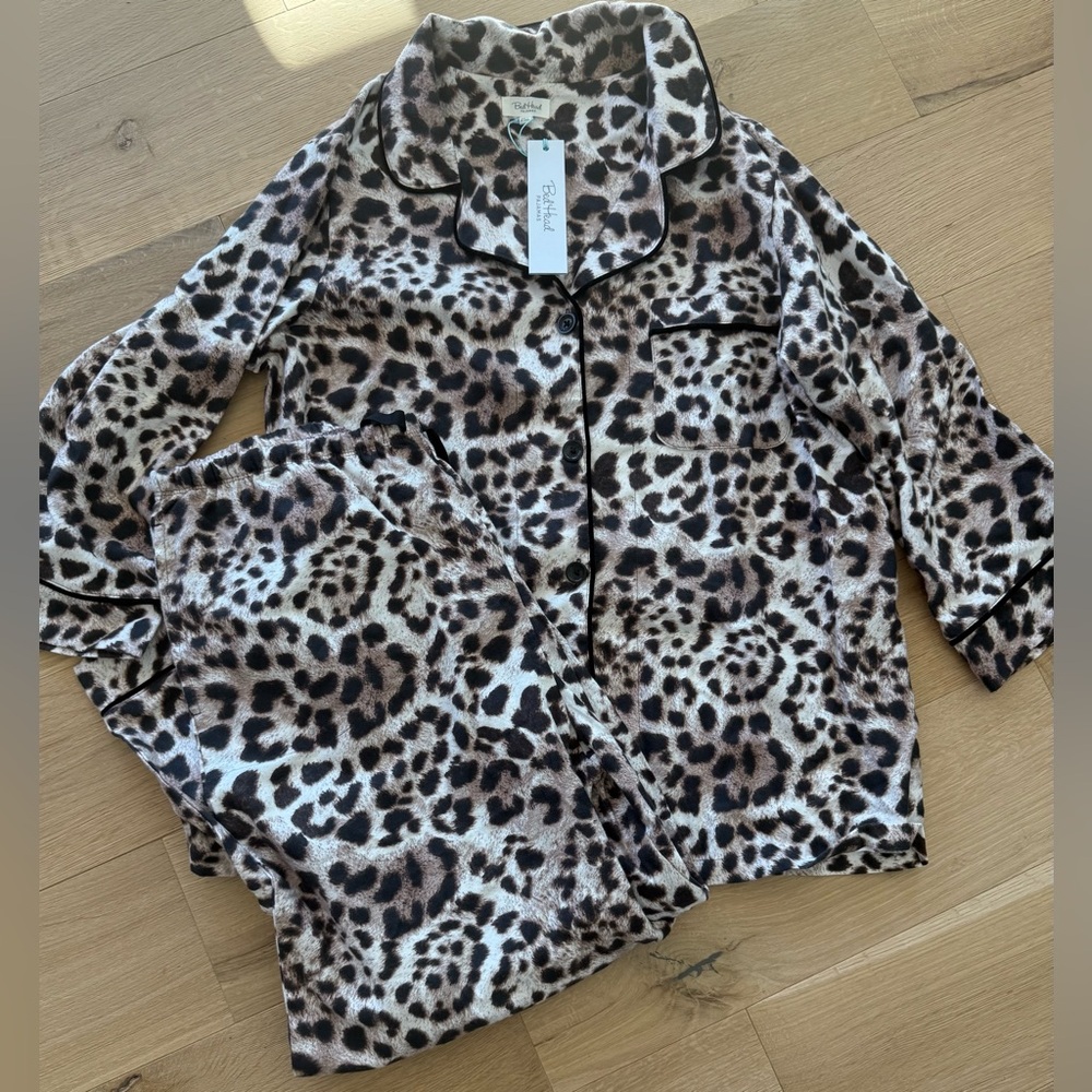 BedHead Leopard Print Long Sleeve Long Pant Pajama Set Size L
